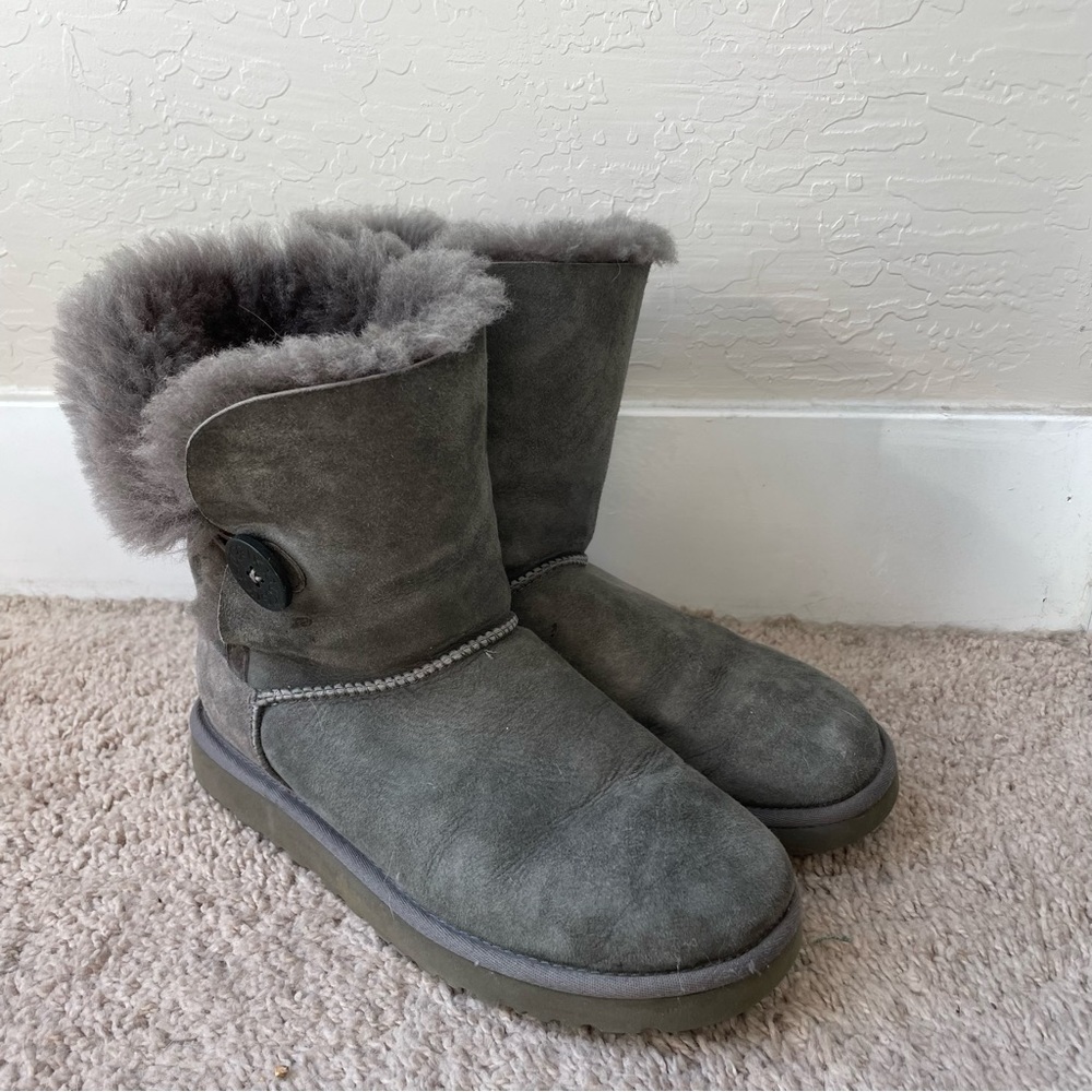 Ugg Bailey Button II Boot - Picture 2 of 5
